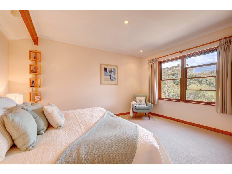 62 Emmett Road, Crafers West SA 5152