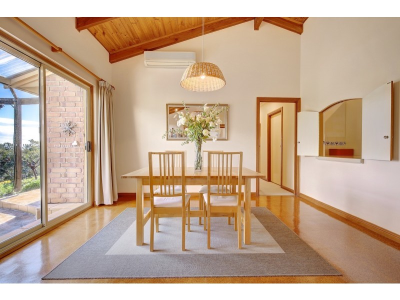 62 Emmett Road, Crafers West SA 5152