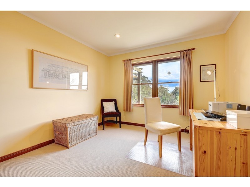 62 Emmett Road, Crafers West SA 5152