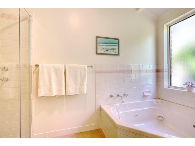 62 Emmett Road, Crafers West SA 5152