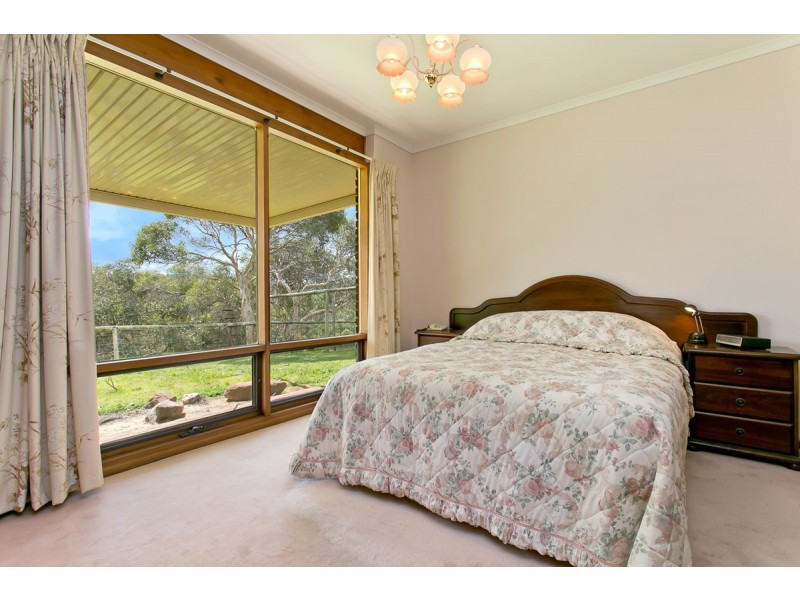 10 Allumba Drive, Ironbank SA 5153