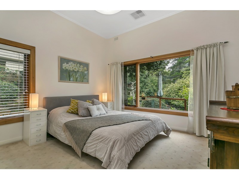 36 Avenue Road, Stirling SA 5152