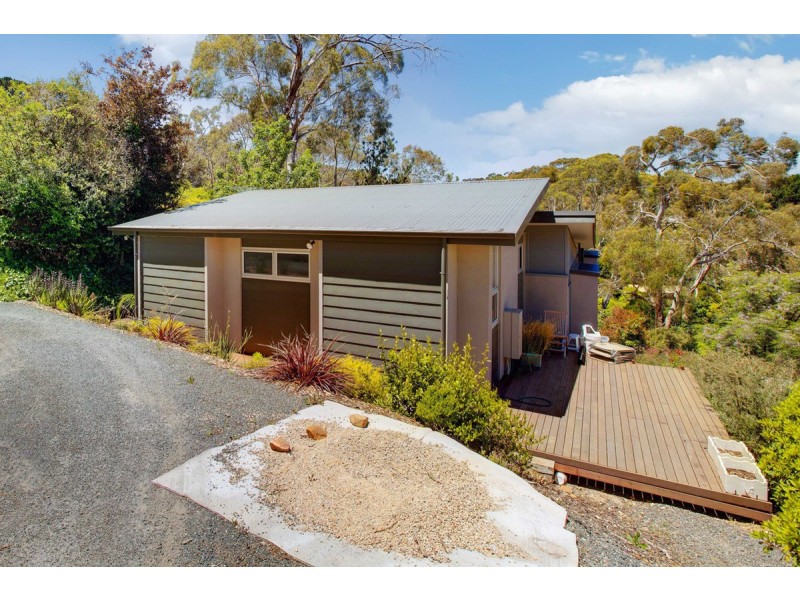 15 Renown Avenue, Crafers West SA 5152