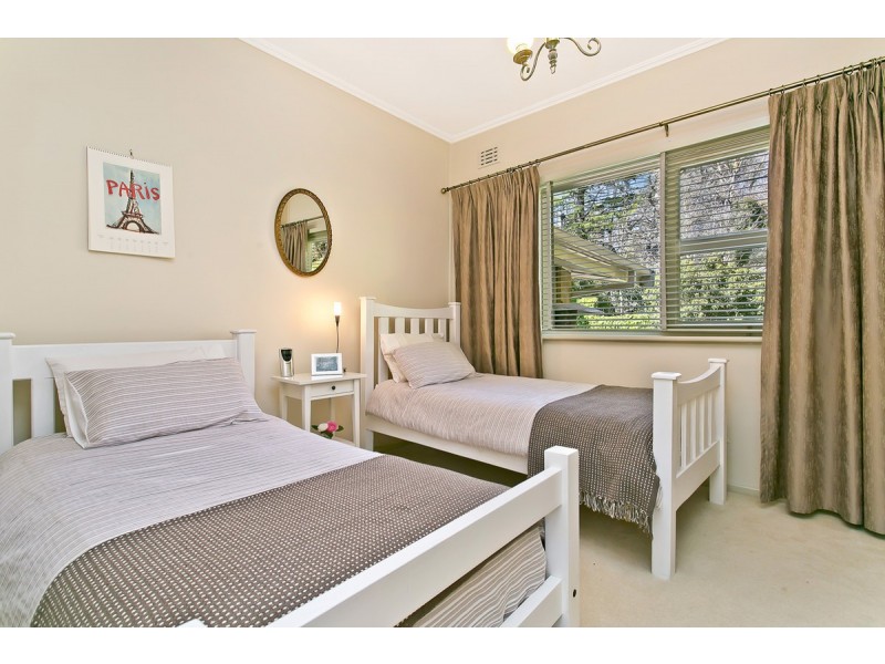 8 Hawthorn Road, Stirling SA 5152