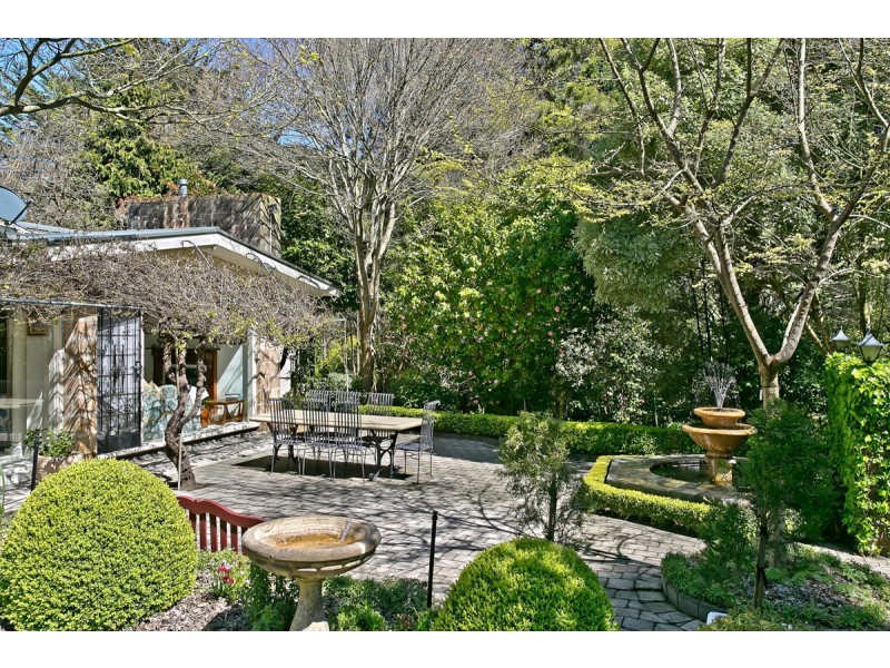 8 Hawthorn Road, Stirling SA 5152