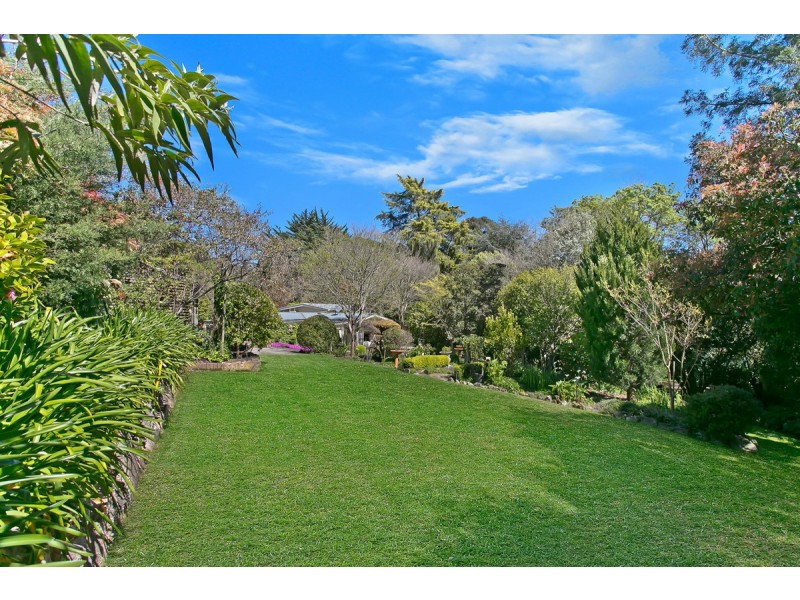 8 Hawthorn Road, Stirling SA 5152