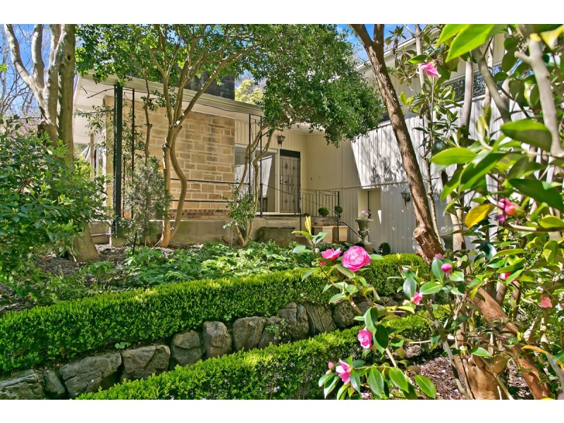 8 Hawthorn Road, Stirling SA 5152