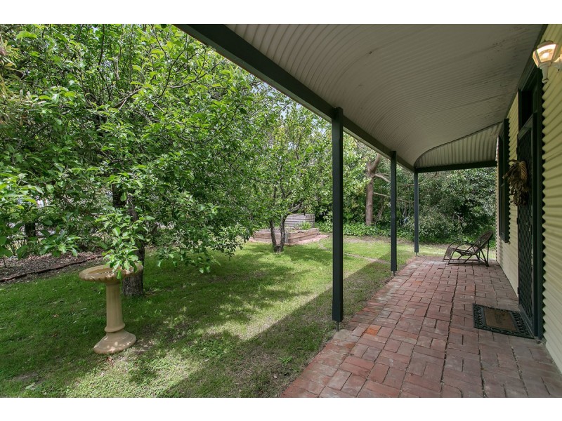 27 Railway Avenue, Bridgewater SA 5155