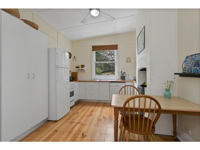 27 Railway Avenue, Bridgewater SA 5155