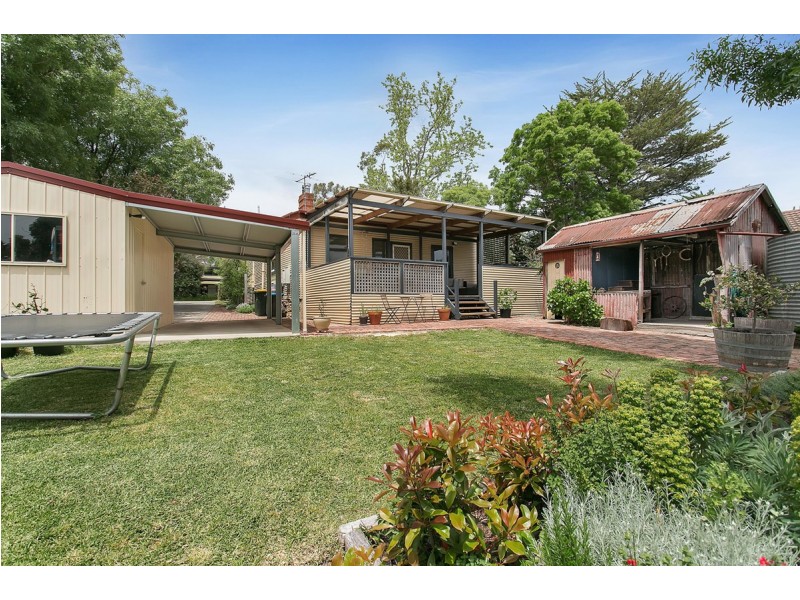 27 Railway Avenue, Bridgewater SA 5155