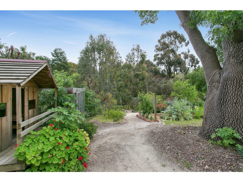 27 Railway Avenue, Bridgewater SA 5155