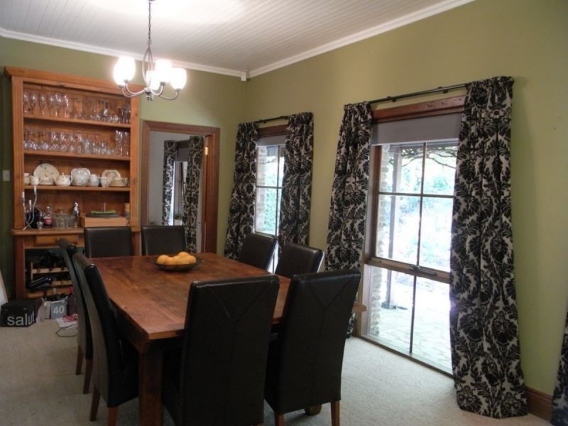 25 Kanyaka Road, Aldgate SA 5154