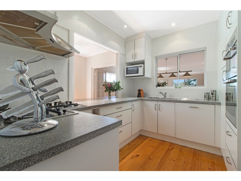 18 Lesley Crescent, Crafers SA 5152