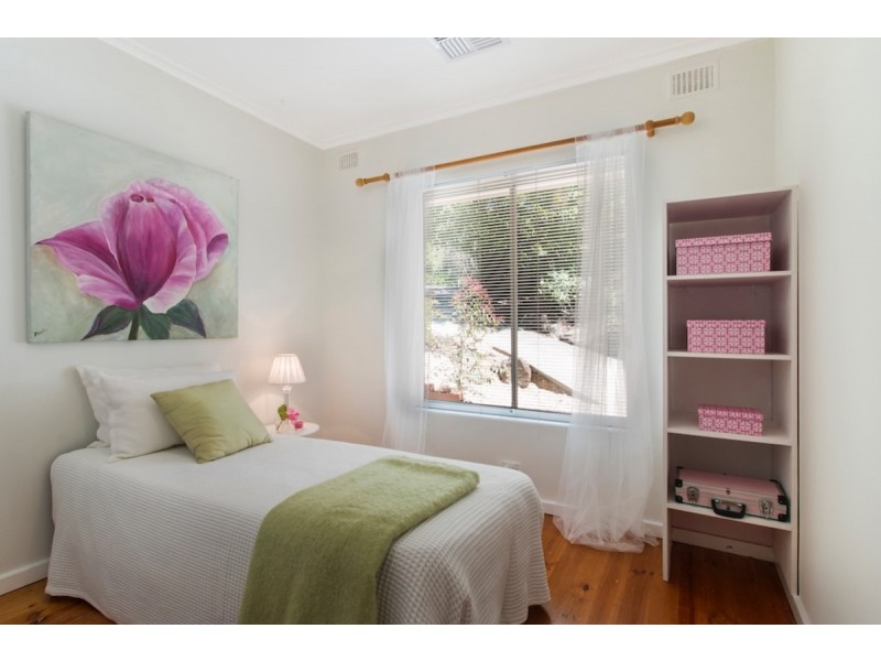 18 Lesley Crescent, Crafers SA 5152