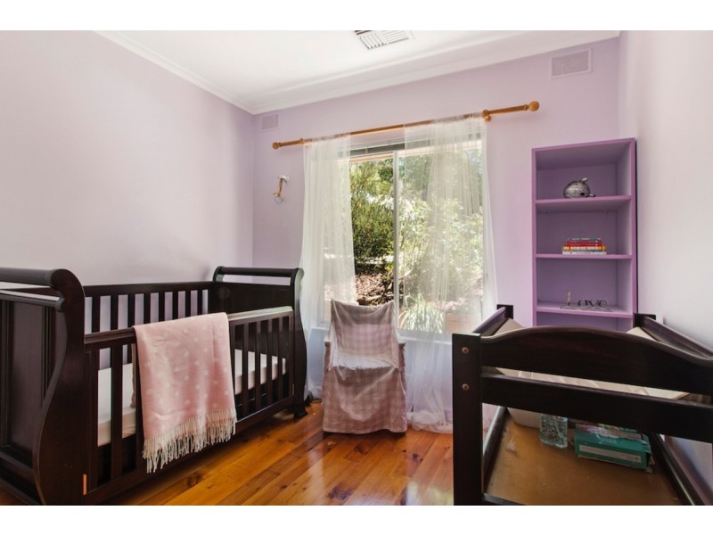 18 Lesley Crescent, Crafers SA 5152