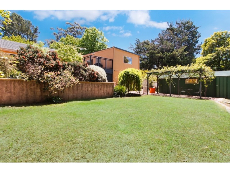 18 Lesley Crescent, Crafers SA 5152