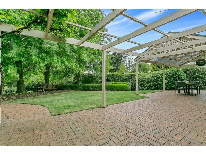 11 Cummins Drive, Summertown SA 5141