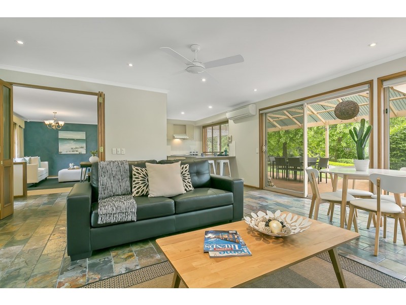 11 Cummins Drive, Summertown SA 5141