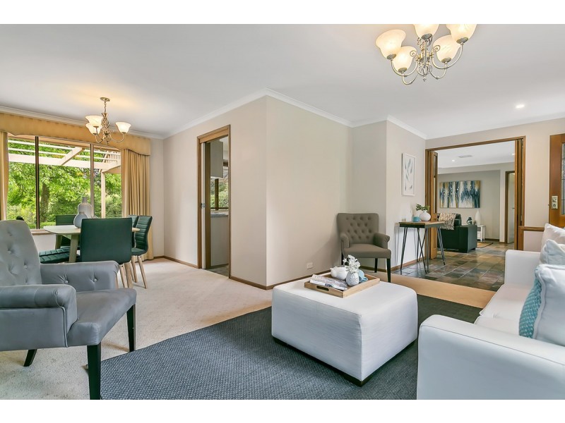 11 Cummins Drive, Summertown SA 5141