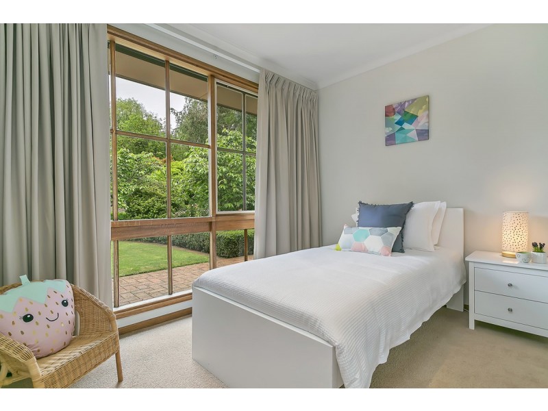 11 Cummins Drive, Summertown SA 5141