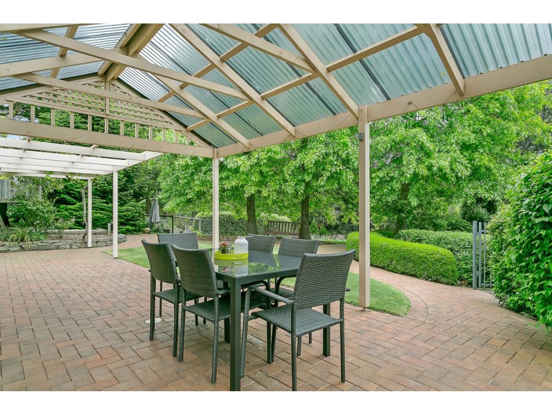 11 Cummins Drive, Summertown SA 5141