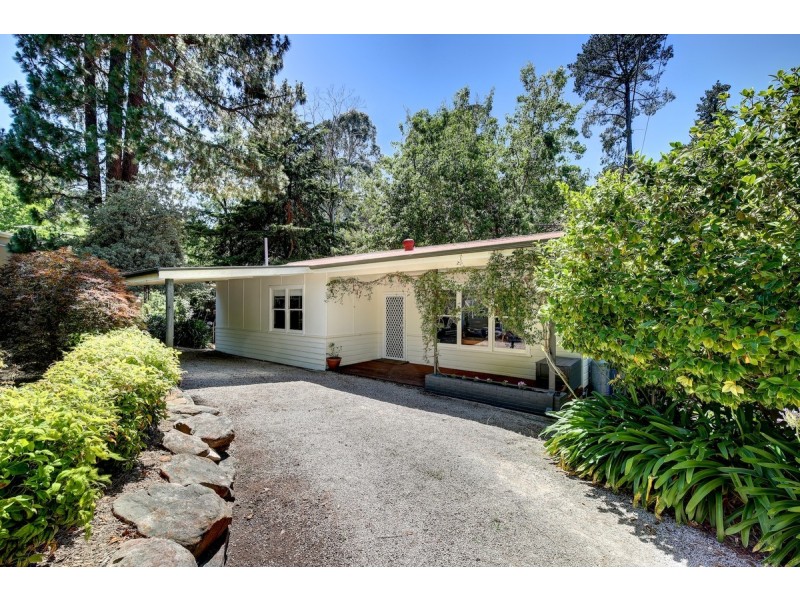 9 White Avenue, Crafers SA 5152