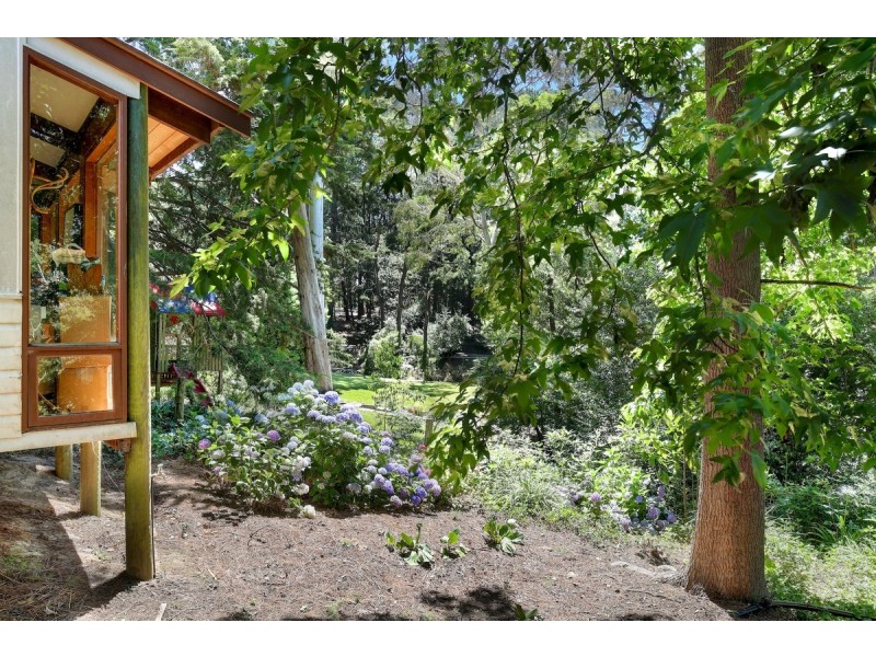 9 White Avenue, Crafers SA 5152