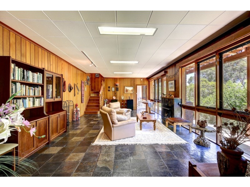 24 Glen Street, Crafers West SA 5152