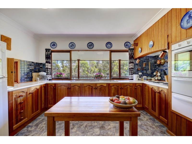 24 Glen Street, Crafers West SA 5152