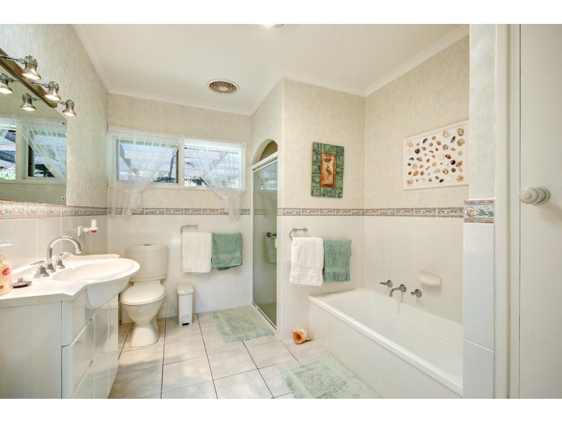 24 Glen Street, Crafers West SA 5152