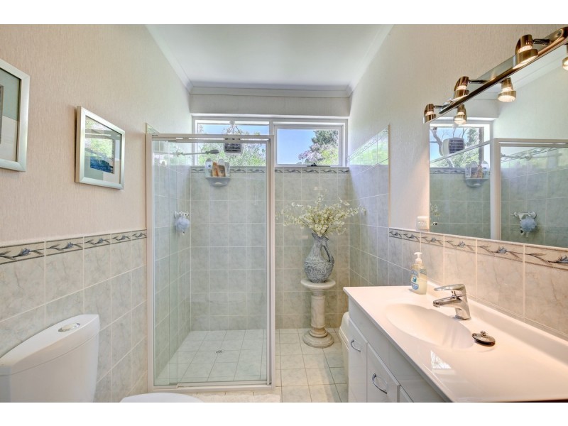 24 Glen Street, Crafers West SA 5152