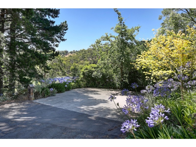 24 Glen Street, Crafers West SA 5152