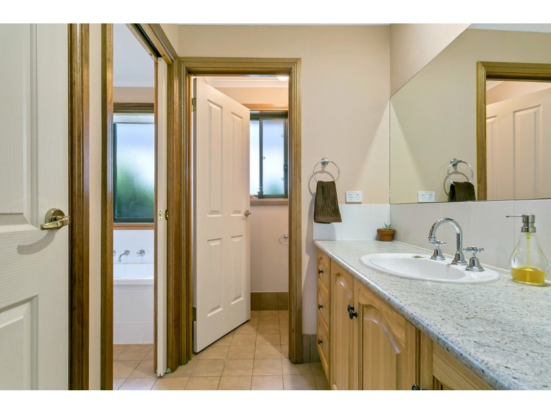 8 Nicholas Paech Drive, Hahndorf SA 5245