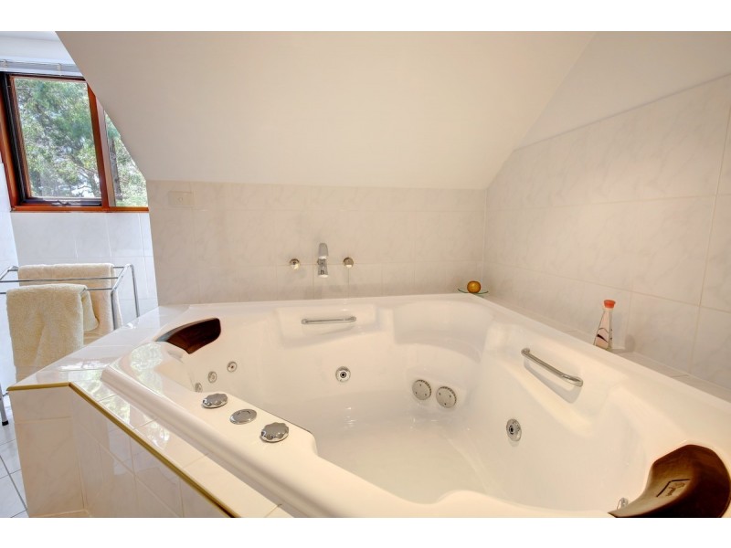 27 Heath Road, Crafers West SA 5152