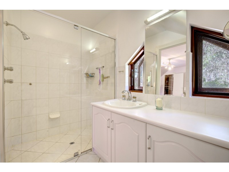 27 Heath Road, Crafers West SA 5152