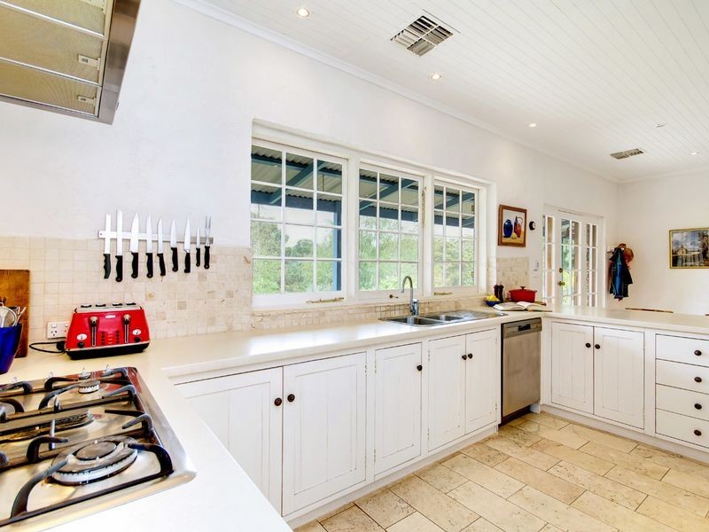 117 Cave Avenue, Bridgewater SA 5155