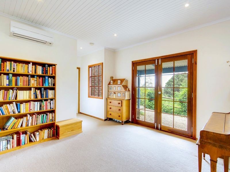 117 Cave Avenue, Bridgewater SA 5155