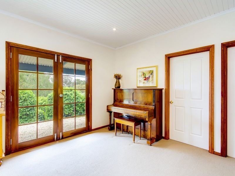 117 Cave Avenue, Bridgewater SA 5155