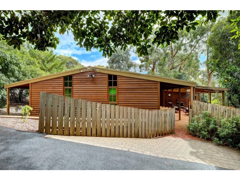 84 Emmett Road, Crafers West SA 5152