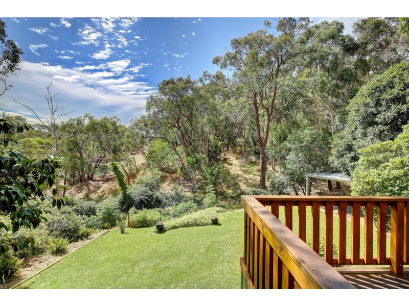 84 Emmett Road, Crafers West SA 5152