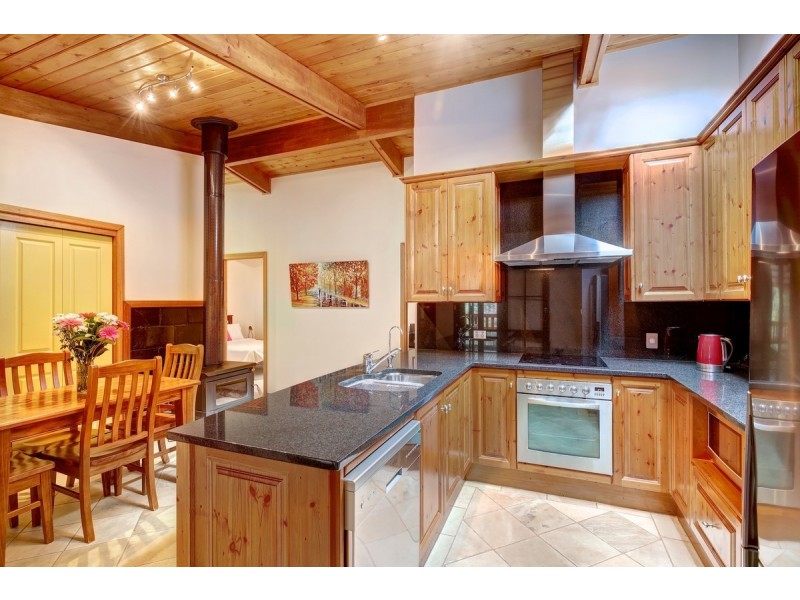 84 Emmett Road, Crafers West SA 5152