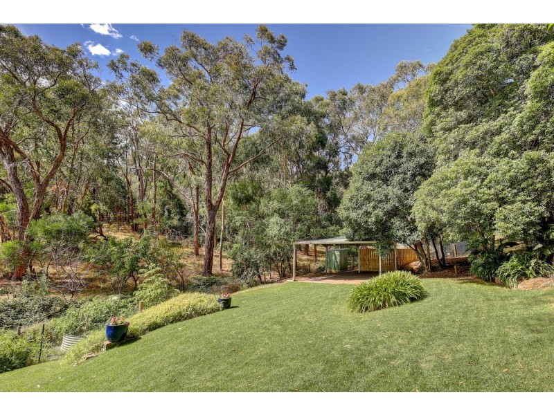 84 Emmett Road, Crafers West SA 5152