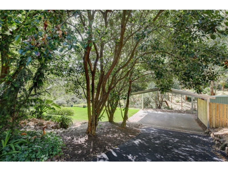 84 Emmett Road, Crafers West SA 5152