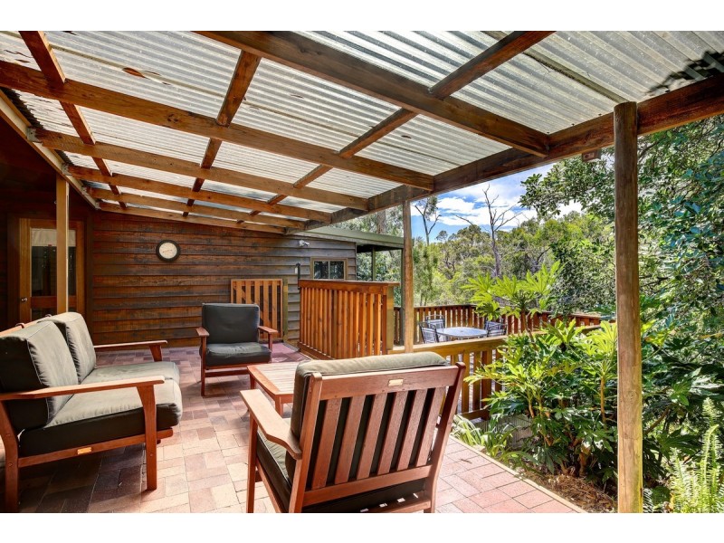 84 Emmett Road, Crafers West SA 5152