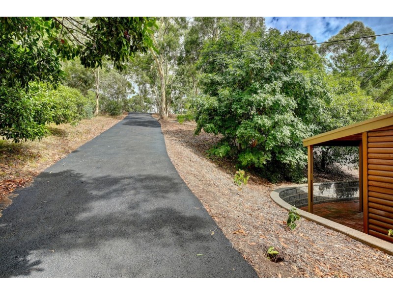 84 Emmett Road, Crafers West SA 5152