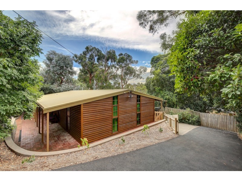 84 Emmett Road, Crafers West SA 5152