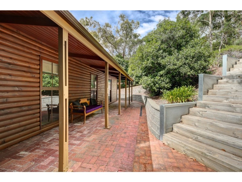 84 Emmett Road, Crafers West SA 5152
