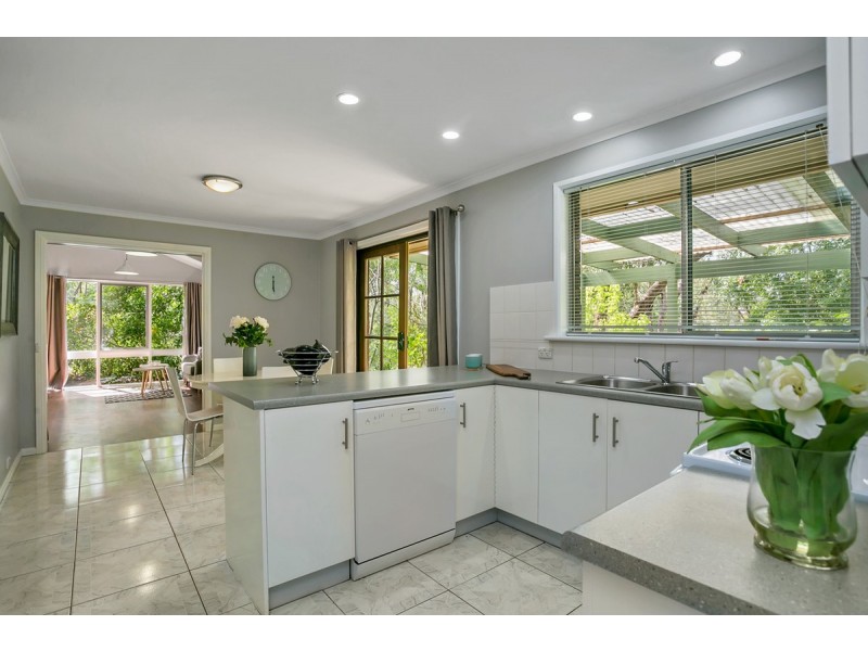 4 Cave Avenue, Bridgewater SA 5155