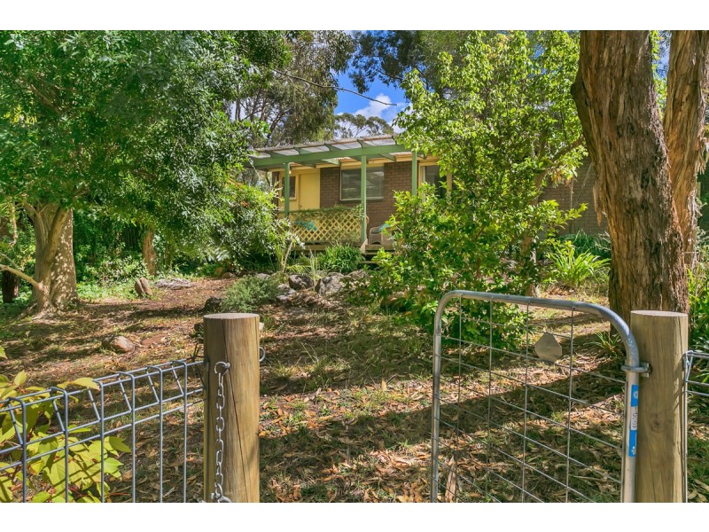 4 Cave Avenue, Bridgewater SA 5155
