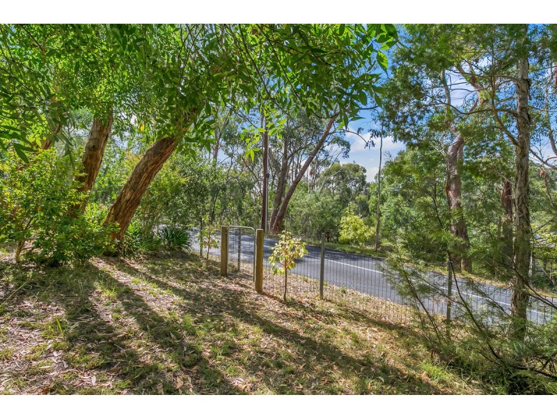4 Cave Avenue, Bridgewater SA 5155
